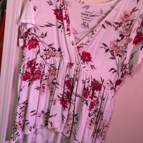 Multiple Torrid and Forever 21 plus tops - Picture 7 of 8